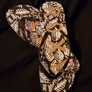 Roxy flip flops